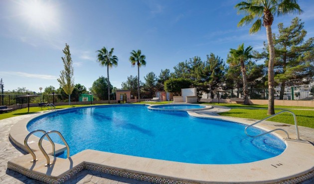 Resale - Bungalow -
Orihuela Costa - Los Altos