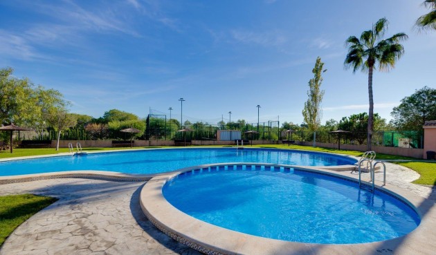 Resale - Bungalow -
Orihuela Costa - Los Altos