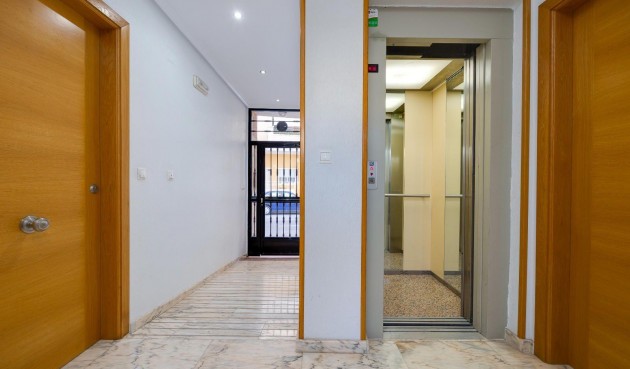 Resale - Penthouse -
Almoradí - Parque De La U