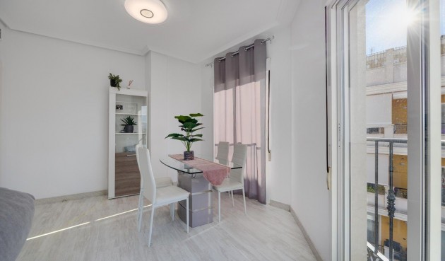 Resale - Penthouse -
Almoradí - Parque De La U