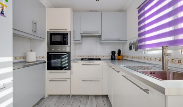 Resale - Penthouse -
Almoradí - Parque De La U