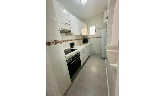 Återförsäljning - Apartment -
Torrevieja - Centro