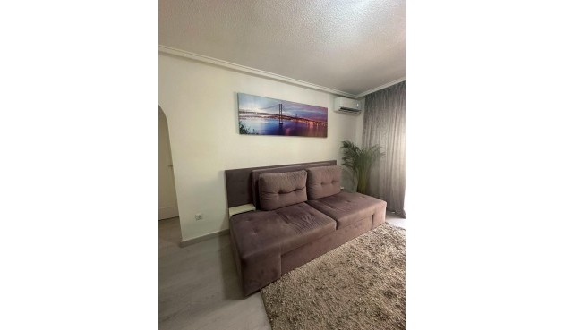 Återförsäljning - Apartment -
Torrevieja - Centro