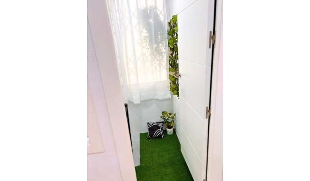 Resale - Apartment -
Torrevieja - Playa de los Locos
