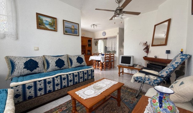 Resale - Duplex -
San Miguel de Salinas - Inland