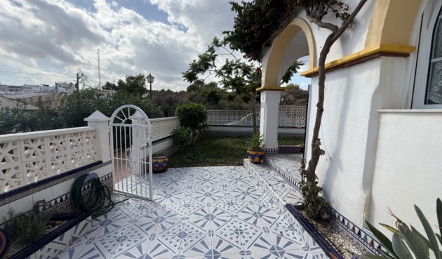 Resale - Duplex -
San Miguel de Salinas - Inland