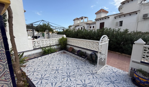 Resale - Duplex -
San Miguel de Salinas - Inland