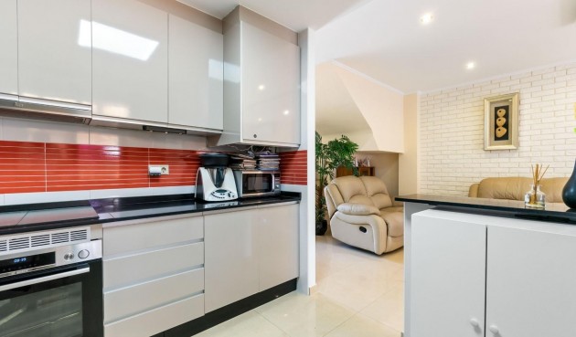 Återförsäljning - Town House -
Torrevieja - aguas nuevas