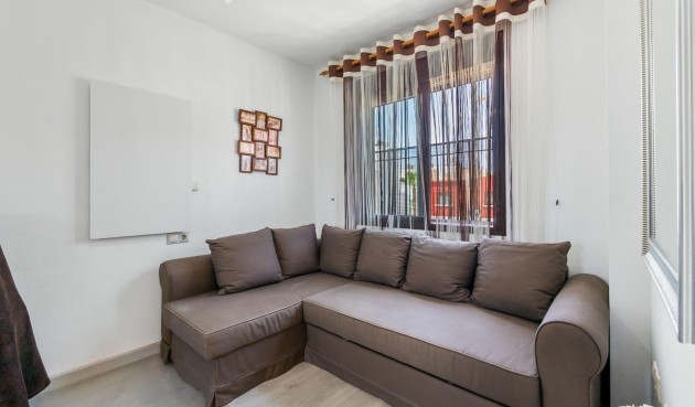 Återförsäljning - Town House -
Torrevieja - aguas nuevas