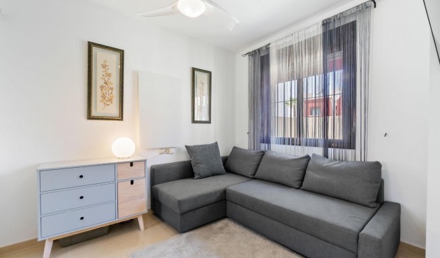 Återförsäljning - Town House -
Torrevieja - aguas nuevas