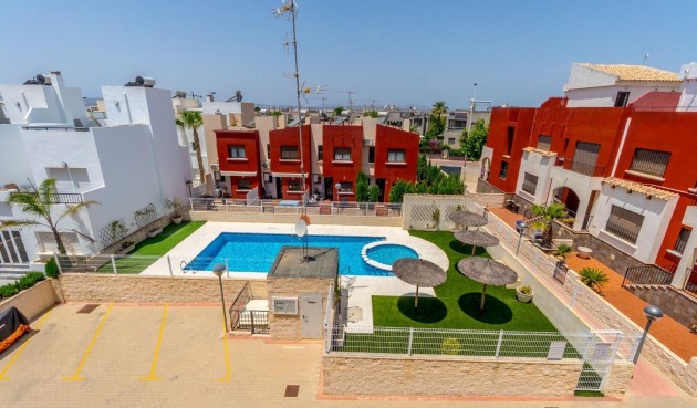 Återförsäljning - Town House -
Torrevieja - aguas nuevas