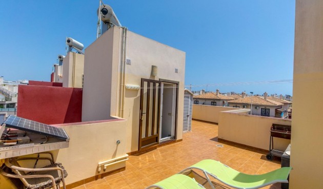 Återförsäljning - Town House -
Torrevieja - aguas nuevas