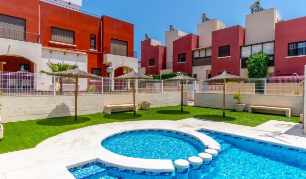 Återförsäljning - Town House -
Torrevieja - aguas nuevas