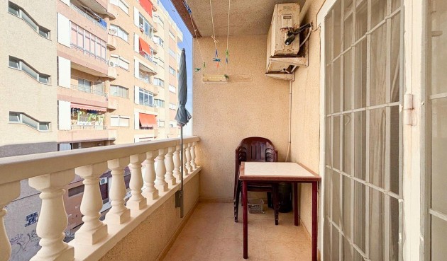 Återförsäljning - Apartment -
Torrevieja - Centro