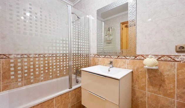 Återförsäljning - Apartment -
Torrevieja - Centro