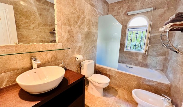 Resale - Villa -
Orihuela Costa - Lomas De Campoamor-las Ramblas