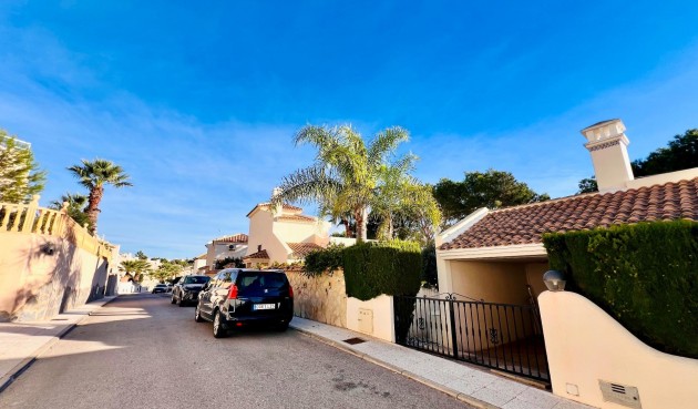 Resale - Villa -
Orihuela Costa - Lomas De Campoamor-las Ramblas