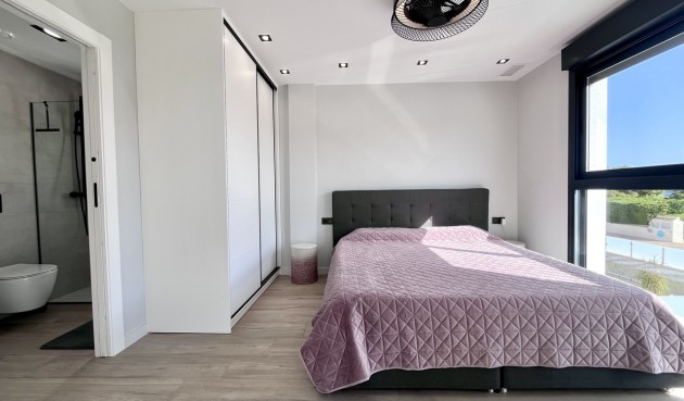 Resale - Villa -
Playa Flamenca - Costa Blanca