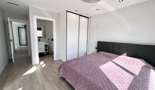 Resale - Villa -
Playa Flamenca - Costa Blanca