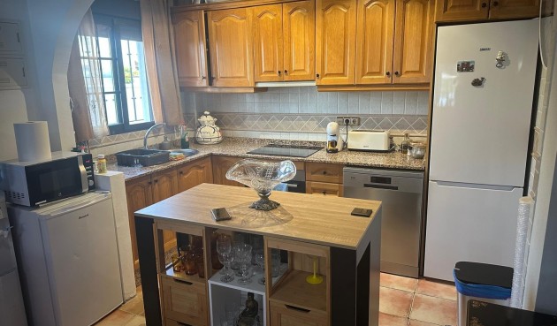 Resale - Villa -
Hondón de las Nieves - Inland