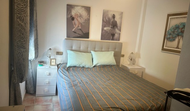 Resale - Villa -
Hondón de las Nieves - Inland