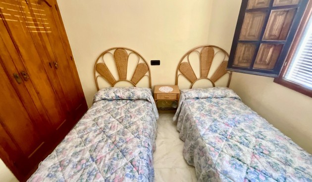 Resale - Bungalow -
Torrevieja - Torreblanca