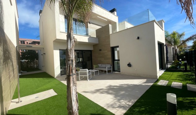 Återförsäljning - Villa -
Santa Rosalia Resort - Inland