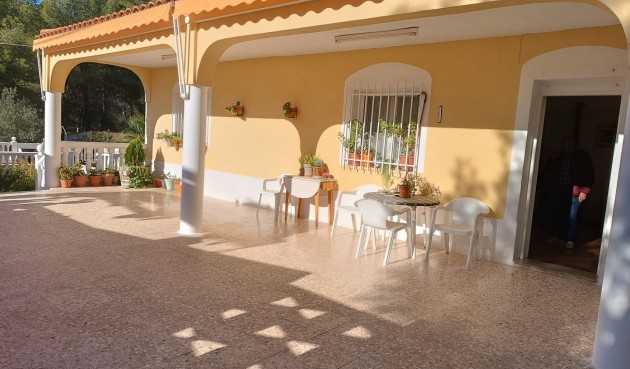 Resale - Villa -
Yecla - Inland