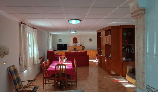 Resale - Villa -
Yecla - Inland
