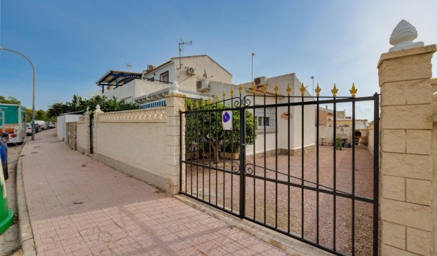 Resale - Villa -
Orihuela Costa - La Florida