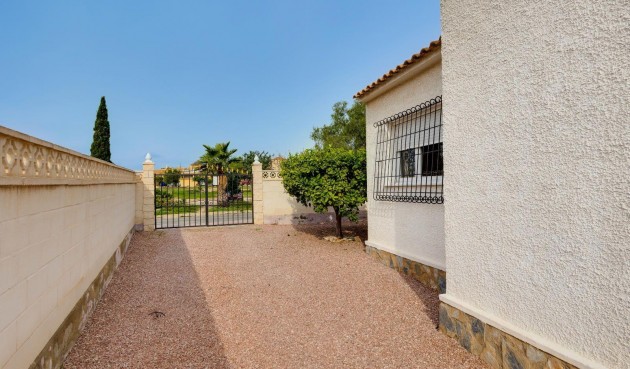 Resale - Villa -
Orihuela Costa - La Florida