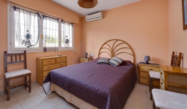 Resale - Villa -
Orihuela Costa - La Florida