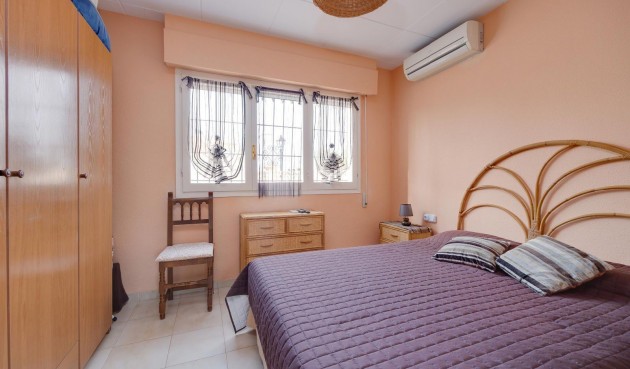 Resale - Villa -
Orihuela Costa - La Florida