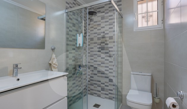 Resale - Villa -
Guardamar del Segura - El Raso