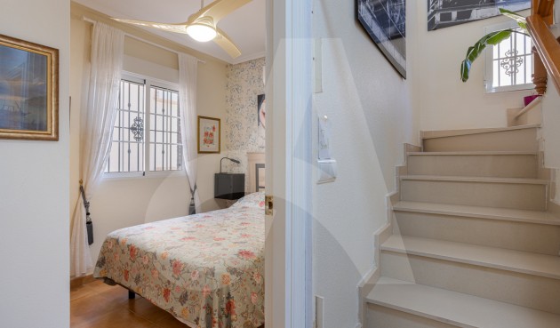 Resale - Villa -
Guardamar del Segura - El Raso