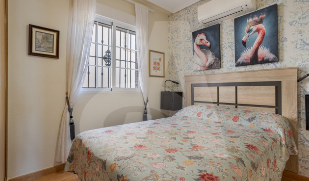 Resale - Villa -
Guardamar del Segura - El Raso