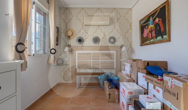 Resale - Villa -
Guardamar del Segura - El Raso