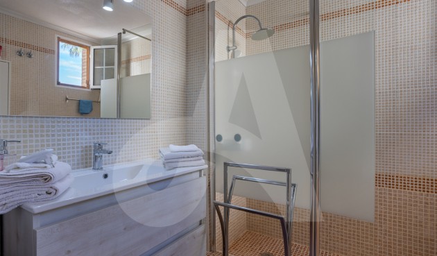 Resale - Villa -
Guardamar del Segura - El Raso