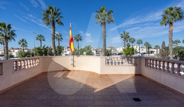 Resale - Villa -
Guardamar del Segura - El Raso