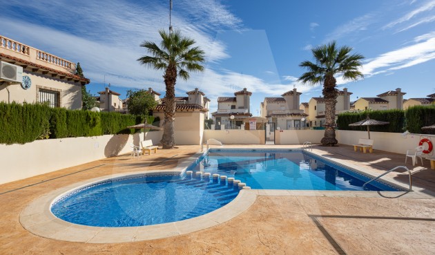 Resale - Villa -
Guardamar del Segura - El Raso