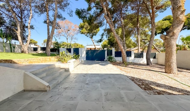 Resale - Villa -
Torrevieja - Los Balcones - Los Altos del Edén