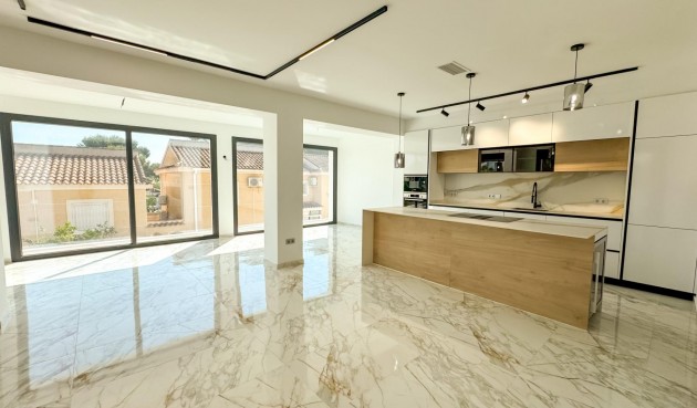 Resale - Villa -
Torrevieja - Los Balcones - Los Altos del Edén