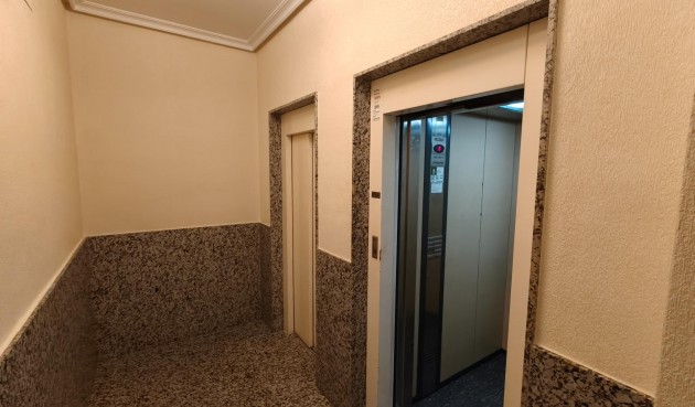 Brukt - Apartment -
Torrevieja - Estacion De Autobuses