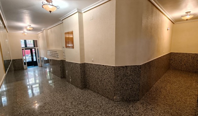 Brukt - Apartment -
Torrevieja - Estacion De Autobuses