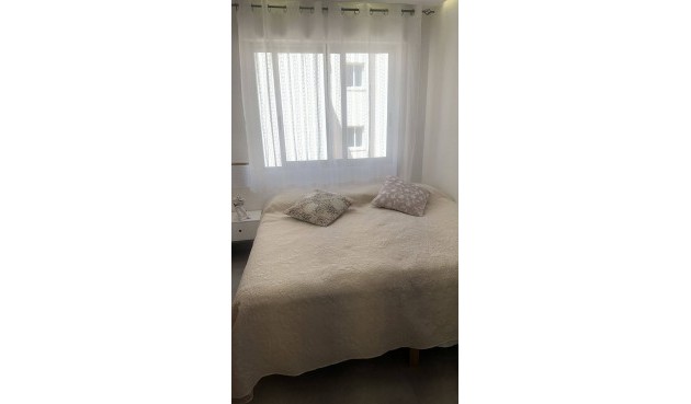 Reventa - Ático -
Torrevieja - Centro