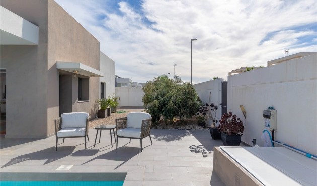 Resale - Villa -
Benijofar - Costa Blanca