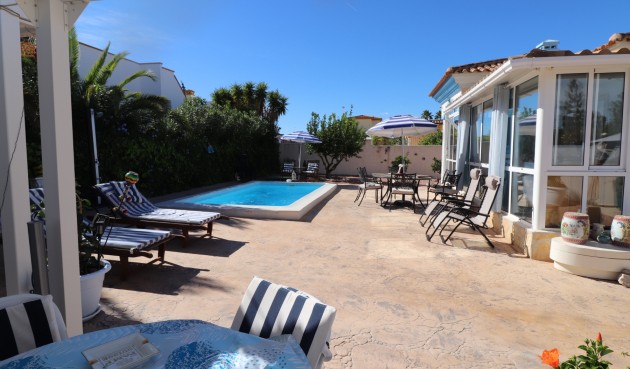 Resale - Villa -
Hondón de las Nieves - Inland