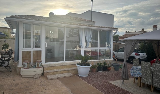 Resale - Villa -
Hondón de las Nieves - Inland