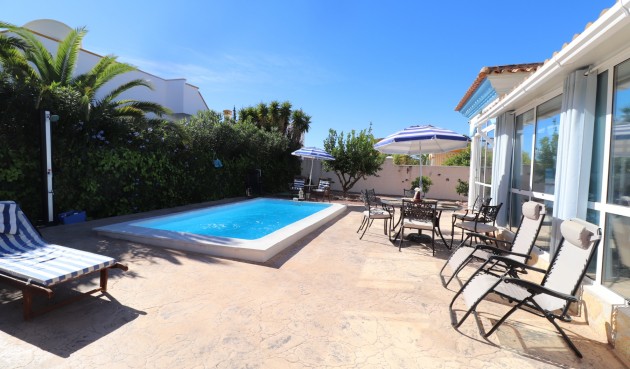 Resale - Villa -
Hondón de las Nieves - Inland