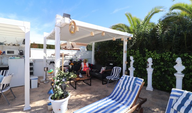 Resale - Villa -
Hondón de las Nieves - Inland